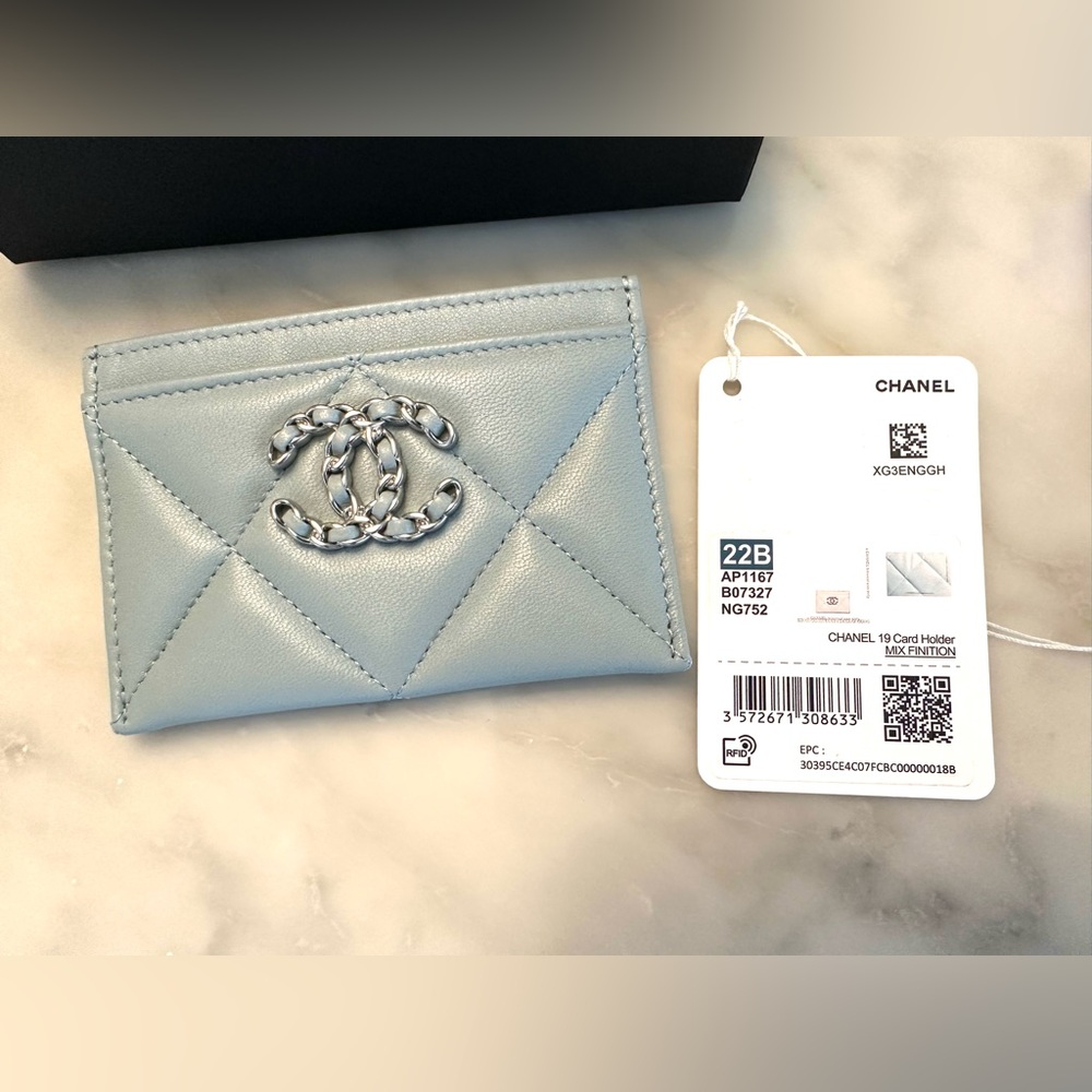 Chanel card holder - Picture 5 of 9